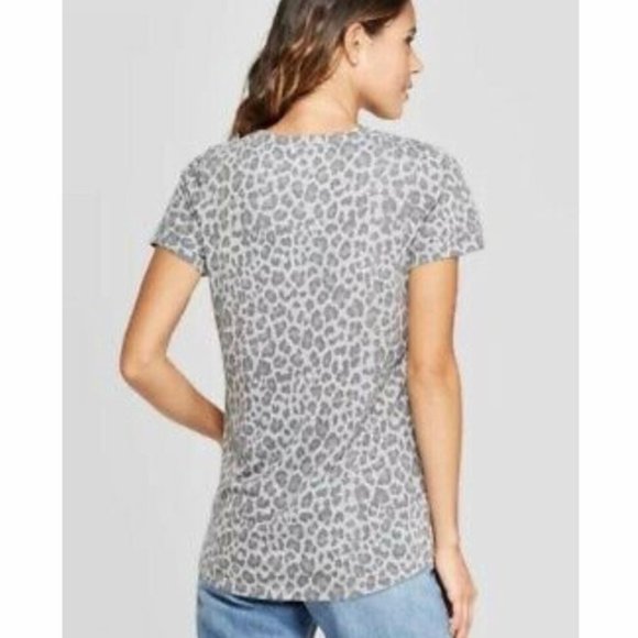 Animal Print Crew Neck Shirt - Picture 3 of 4